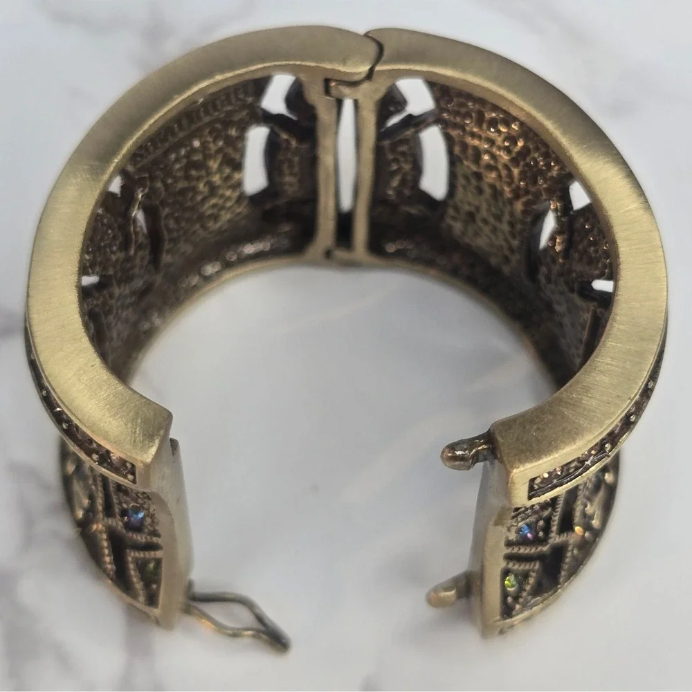 Rare Heidi Daus Signed Crystal Scarf Ring Buckle Hinged Art Deco Gold Tone